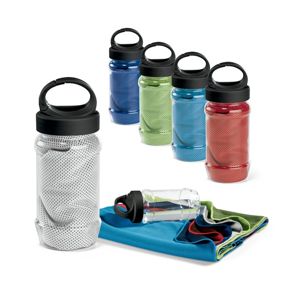 ARTX PLUS. Conjunto que incluye una botella hecha en PP y PET y una toalla refrescante deportiva de 