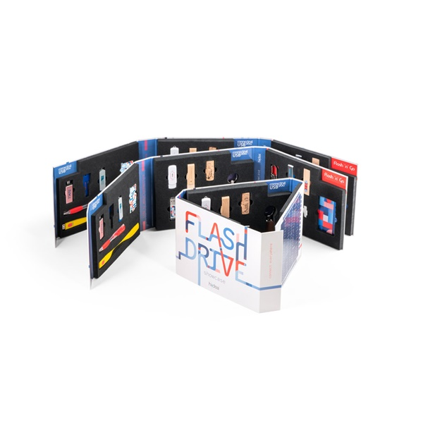 FLASH DRIVE SHOWCASE. Muestrario personalizado de pen drives